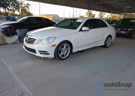 2012 Mercedes-Benz E 350 z USA, uszkodzony, nr VIN WDDHF5KB6CA571834